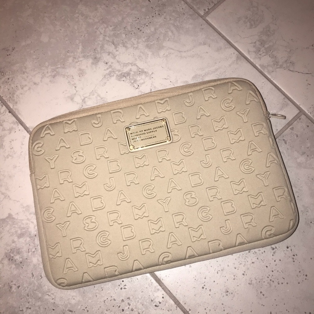 Laptop cover Marc jacobs 🔥 10”